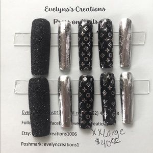 Press on nails